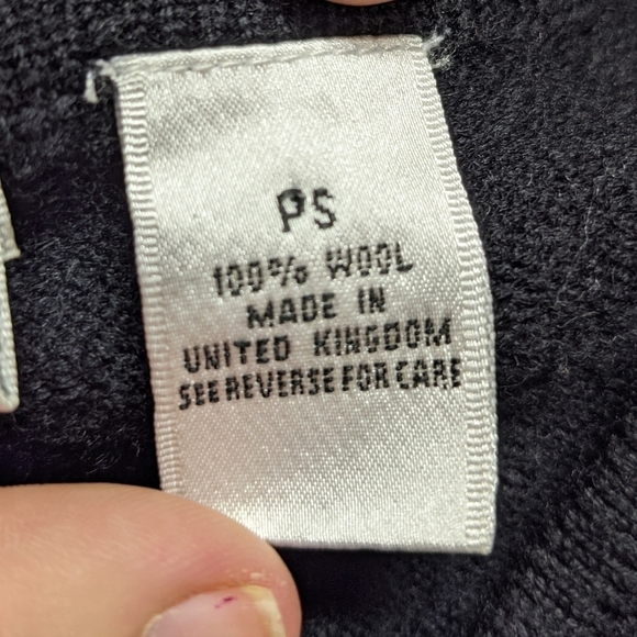 ✨3/$15 Vintage Madison Studio black embroidered wool sweater SP - Picture 7 of 7